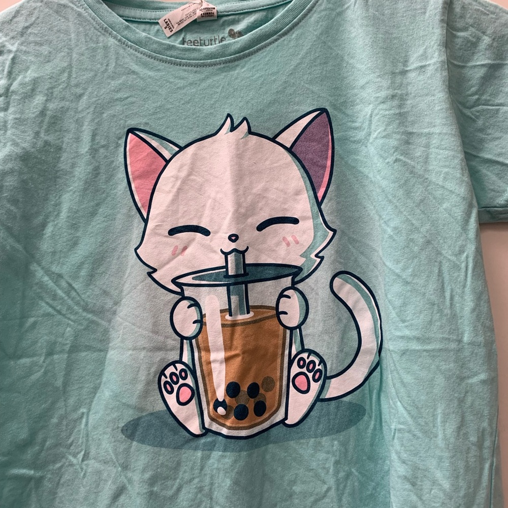 Cat drinking boba tea tshirt size small
